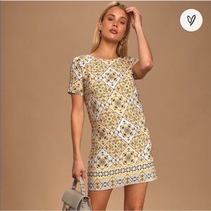 💛Dandy Lion Yellow Print Shift Dress Size small💛